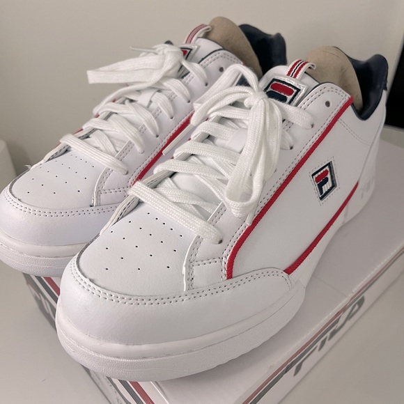 NEW! FILA Court Lux 2 sneakers. Sold out model! Women Size 10. - Picture 1 of 7